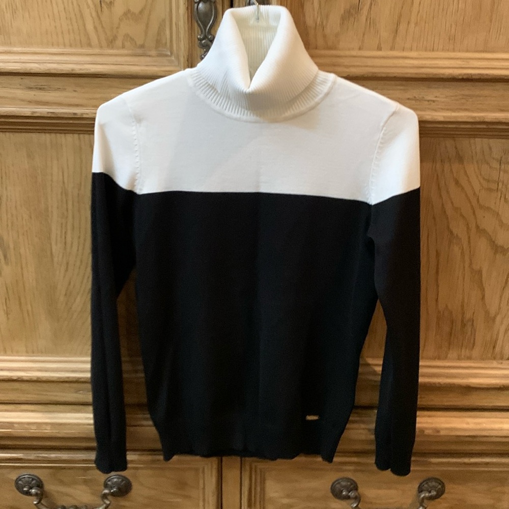 Calvin Klein Black and Créam Sweater